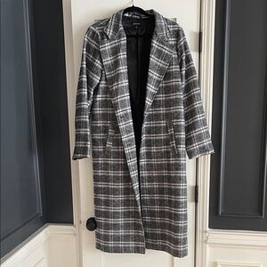 Evereve Oversized Black, White and Gray Plaid Trench Coat